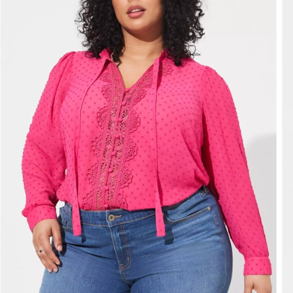 Torrid Chiffon Clip Dot Ruffle Neck Tie Front Pink Top Lace Detail Size 4X